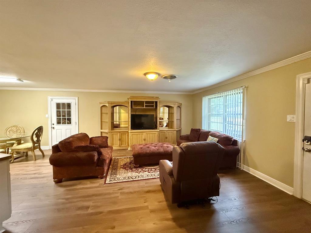 62 W Harding Circle, Pinehurst, Texas image 5