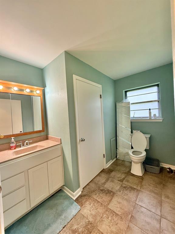 62 W Harding Circle, Pinehurst, Texas image 13