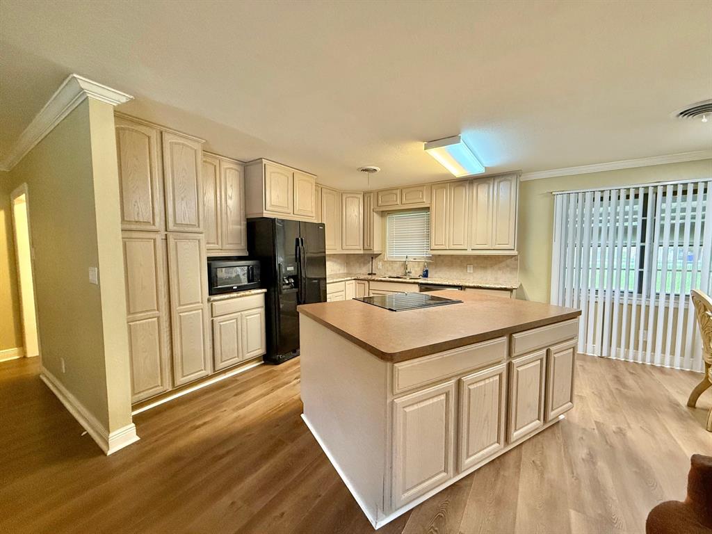 62 W Harding Circle, Pinehurst, Texas image 6