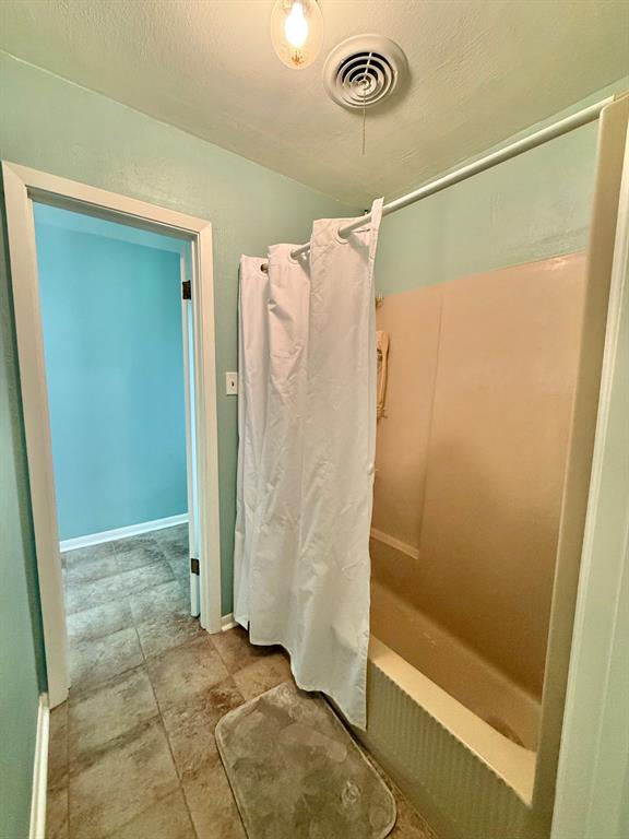 62 W Harding Circle, Pinehurst, Texas image 14