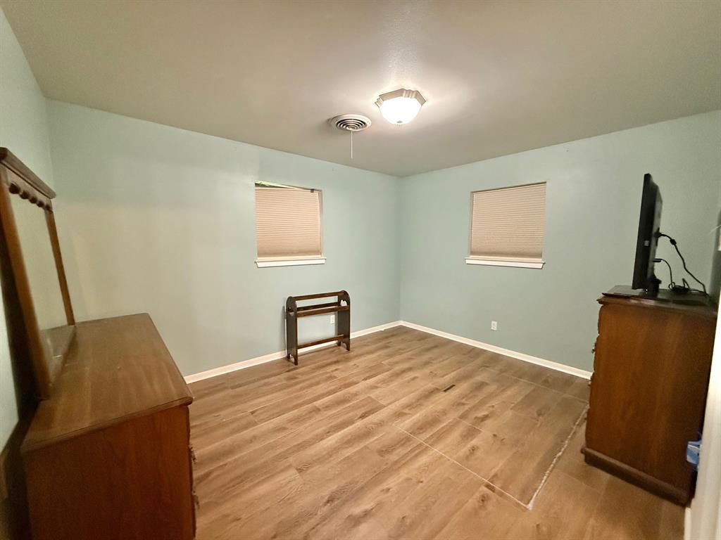 62 W Harding Circle, Pinehurst, Texas image 15