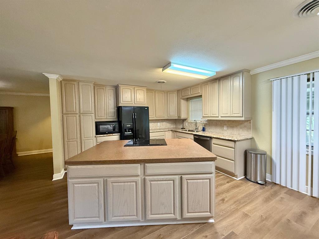62 W Harding Circle, Pinehurst, Texas image 10