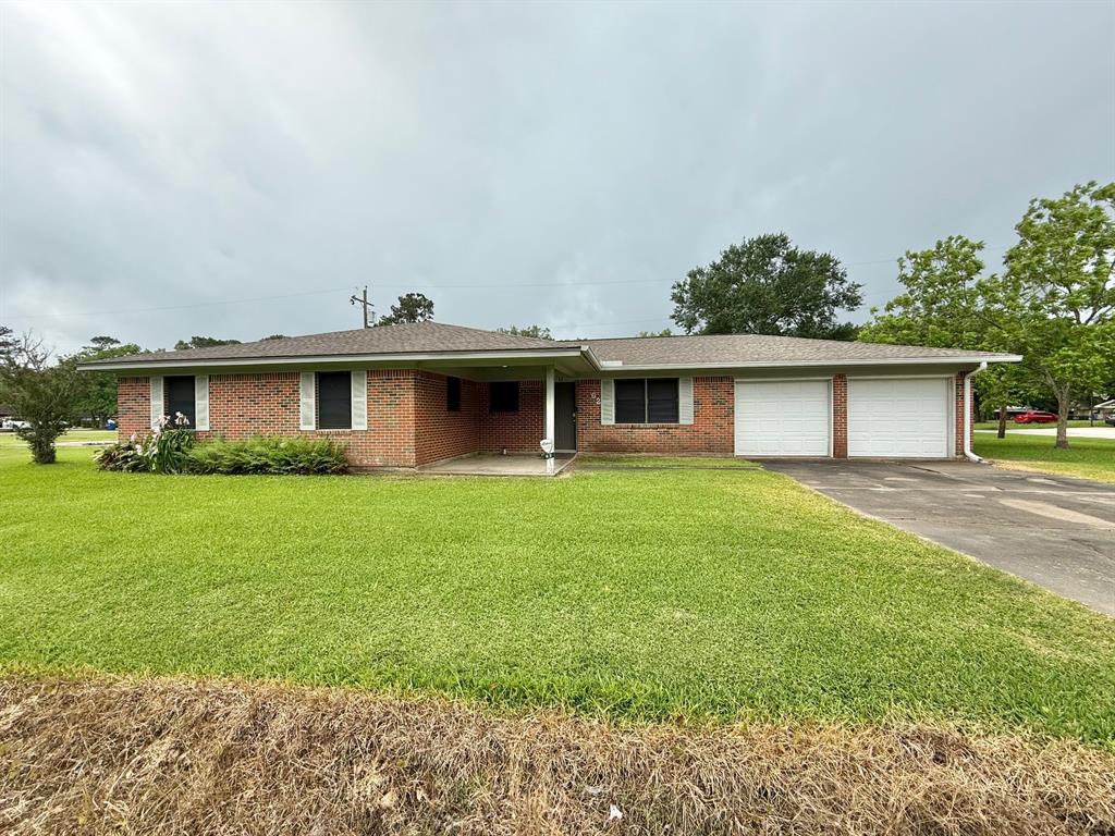 62 W Harding Circle, Pinehurst, Texas image 1