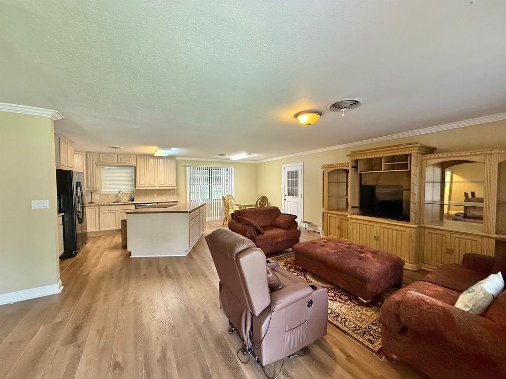 62 W Harding Circle, Pinehurst, Texas image 3