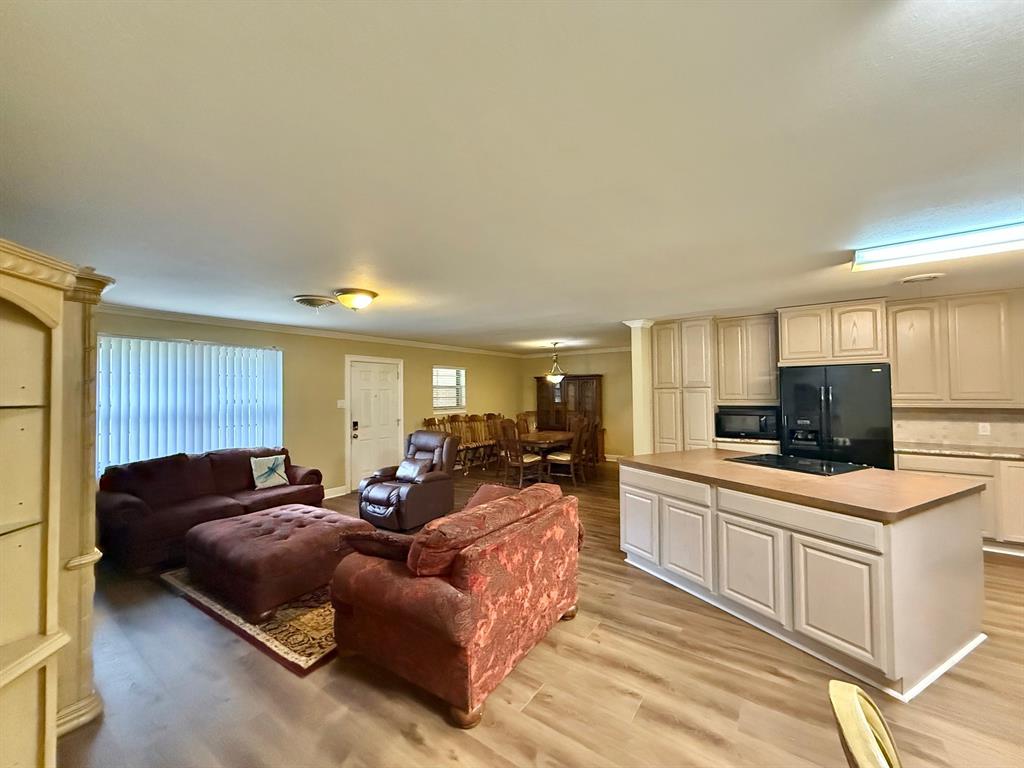 62 W Harding Circle, Pinehurst, Texas image 8