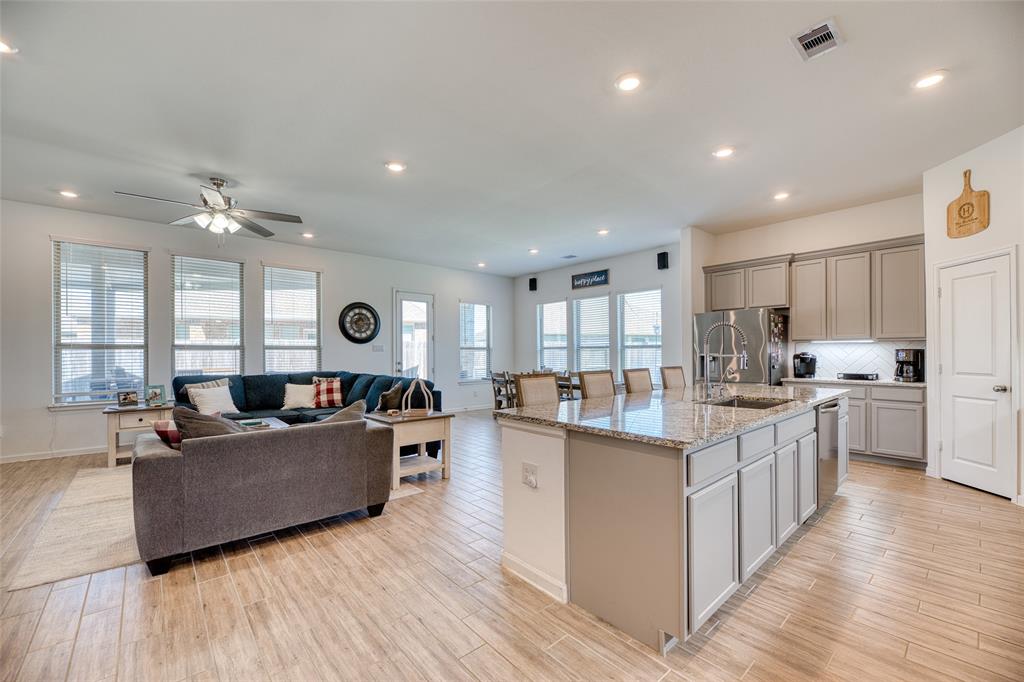 3707 Lion Creek Court, Rosenberg, Texas image 8