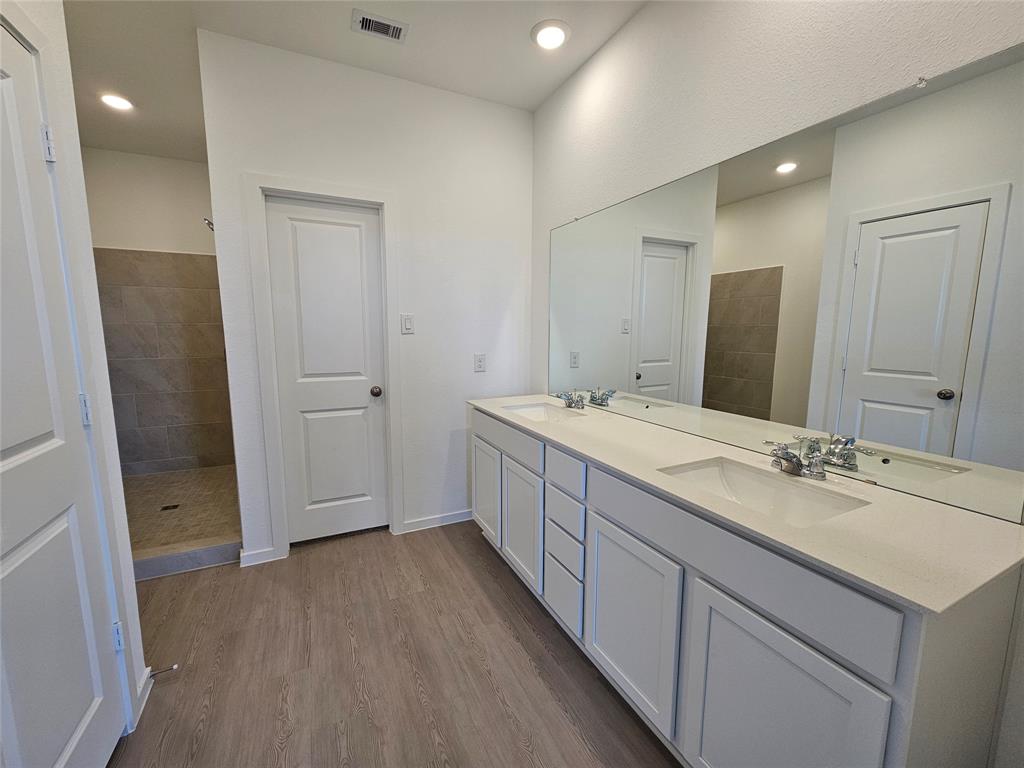 807 Heaven Drive, Beasley, Texas image 6