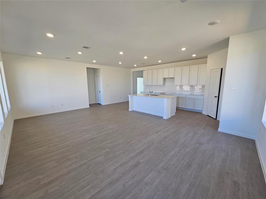 807 Heaven Drive, Beasley, Texas image 4