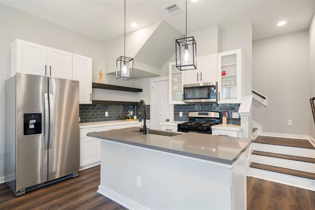 8466 Berry Green Lane, Houston, Texas image 4