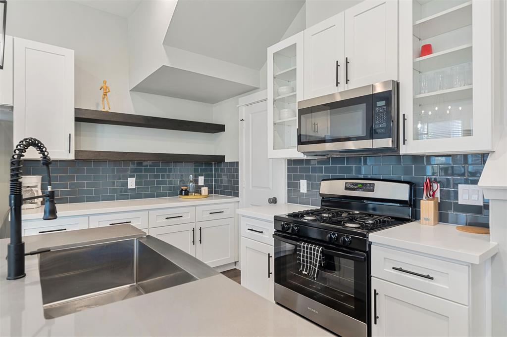 8466 Berry Green Lane, Houston, Texas image 5