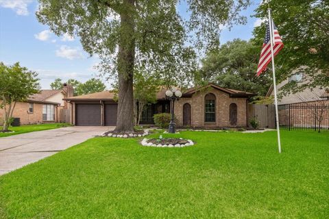 Single Family Residence in Houston TX 206 Blackwater Lane.jpg