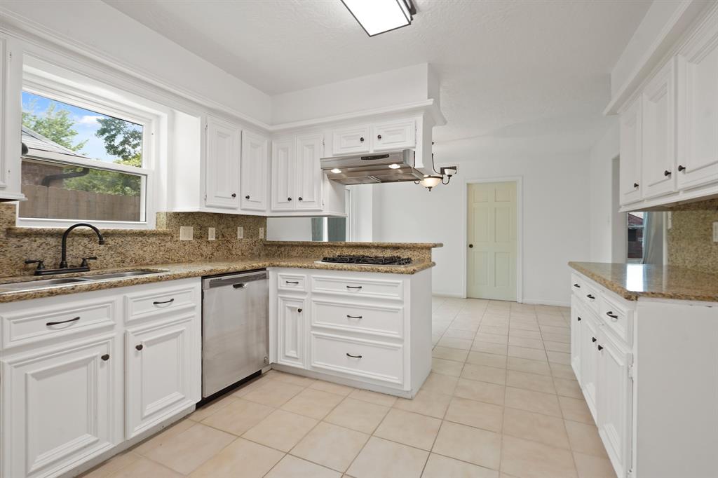 31111 Alice Lane, Tomball, Texas image 7