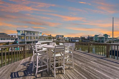 Photo of 3912 Bridge Harbor Drive, Galveston, TX 77554 (MLS # 60613860)