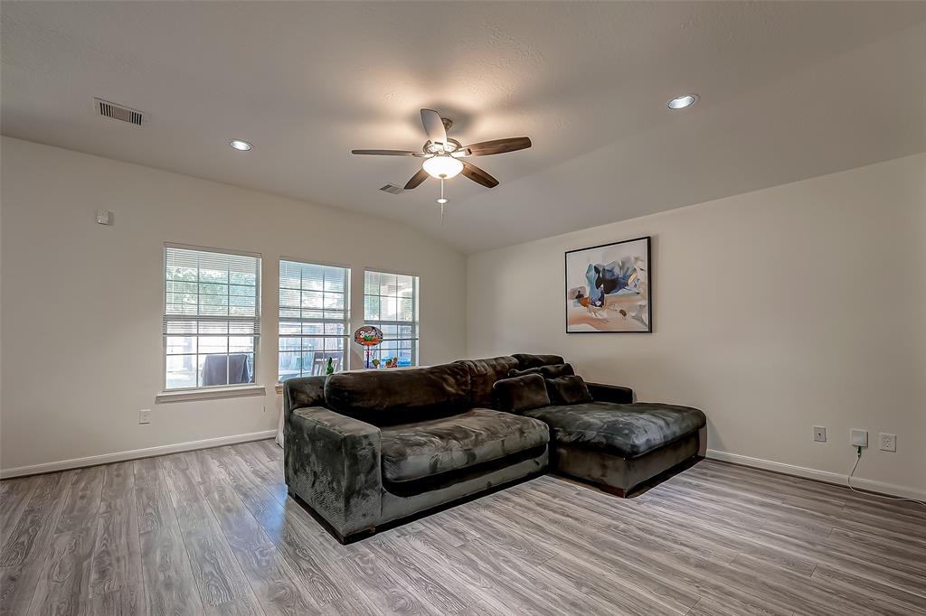 16211 Peach Bluff Ln, Cypress, Texas image 13
