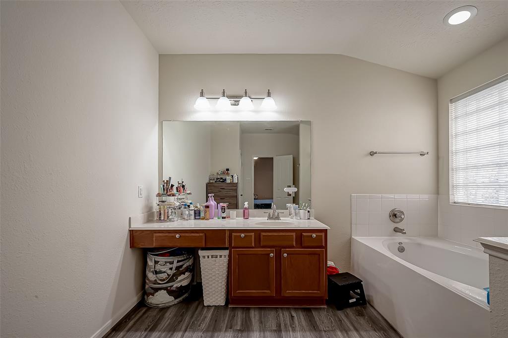 16211 Peach Bluff Ln, Cypress, Texas image 35