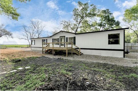 Manufactured Home in Guy TX 20520 Spruce Forest Drive 7.jpg