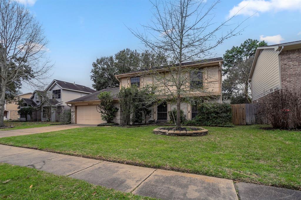 8207 Green Devon Drive, Houston, Texas image 4