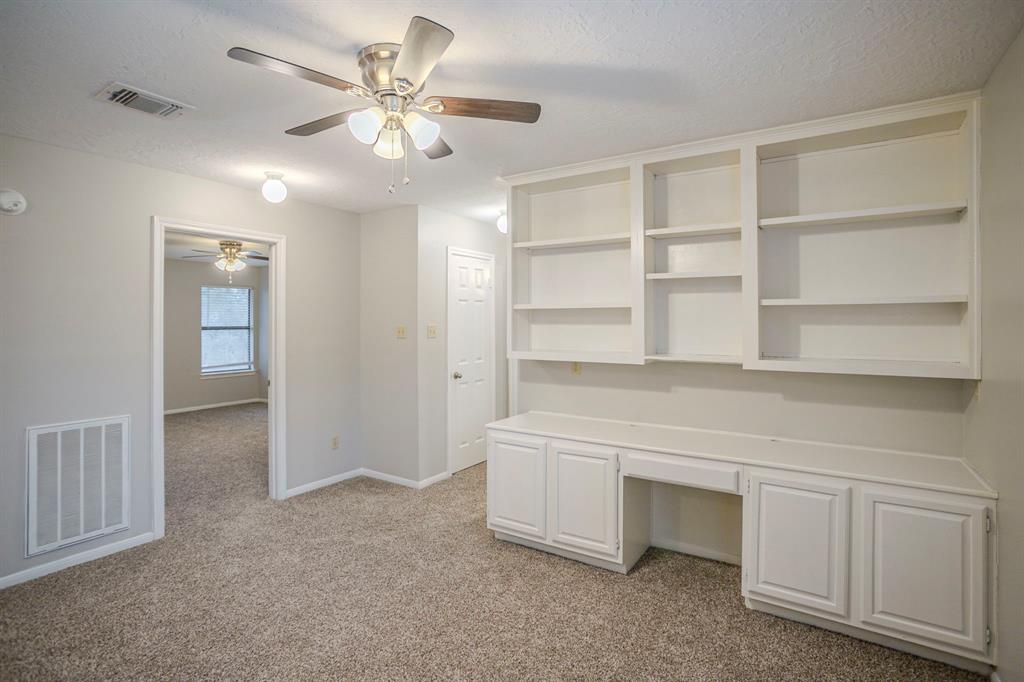 8207 Green Devon Drive, Houston, Texas image 33