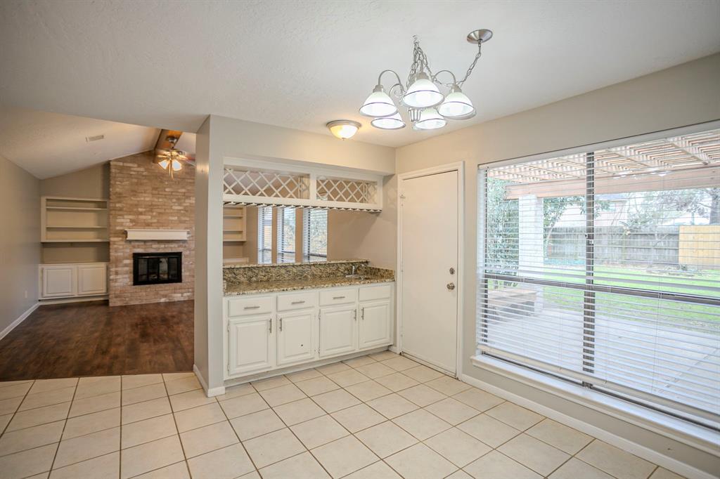 8207 Green Devon Drive, Houston, Texas image 12