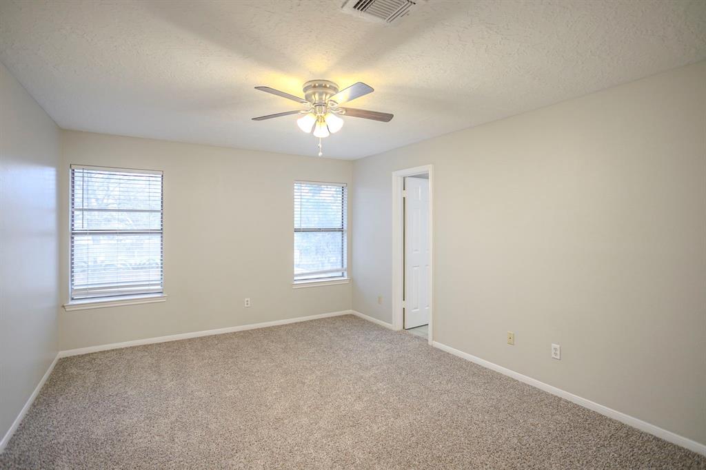 8207 Green Devon Drive, Houston, Texas image 21