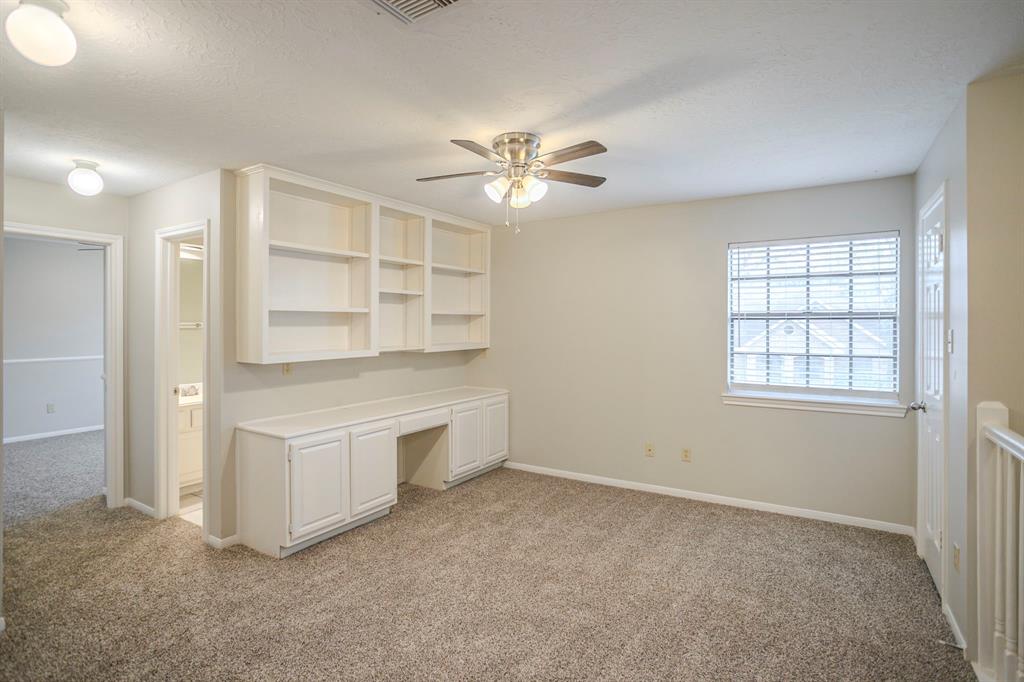 8207 Green Devon Drive, Houston, Texas image 32