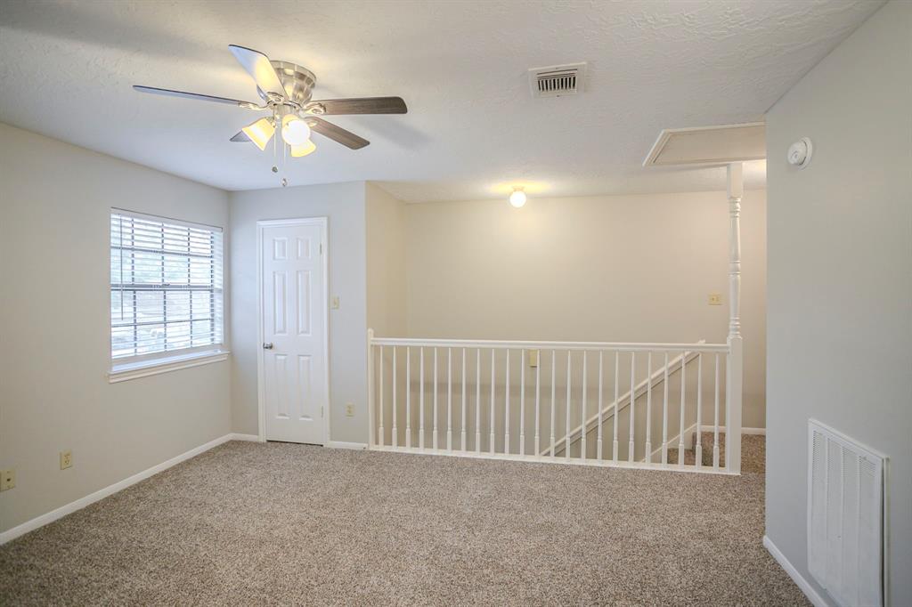 8207 Green Devon Drive, Houston, Texas image 31
