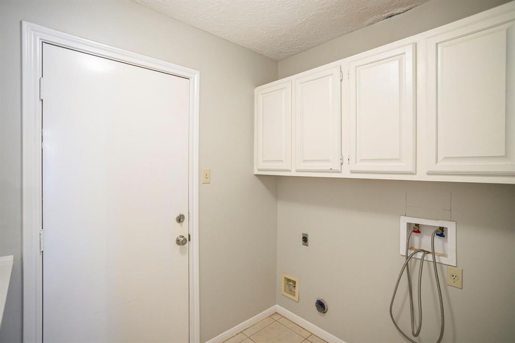 8207 Green Devon Drive, Houston, Texas image 19