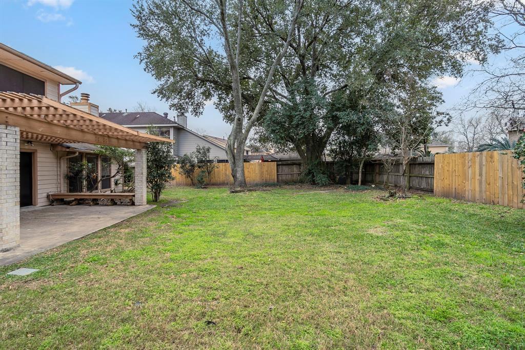 8207 Green Devon Drive, Houston, Texas image 39