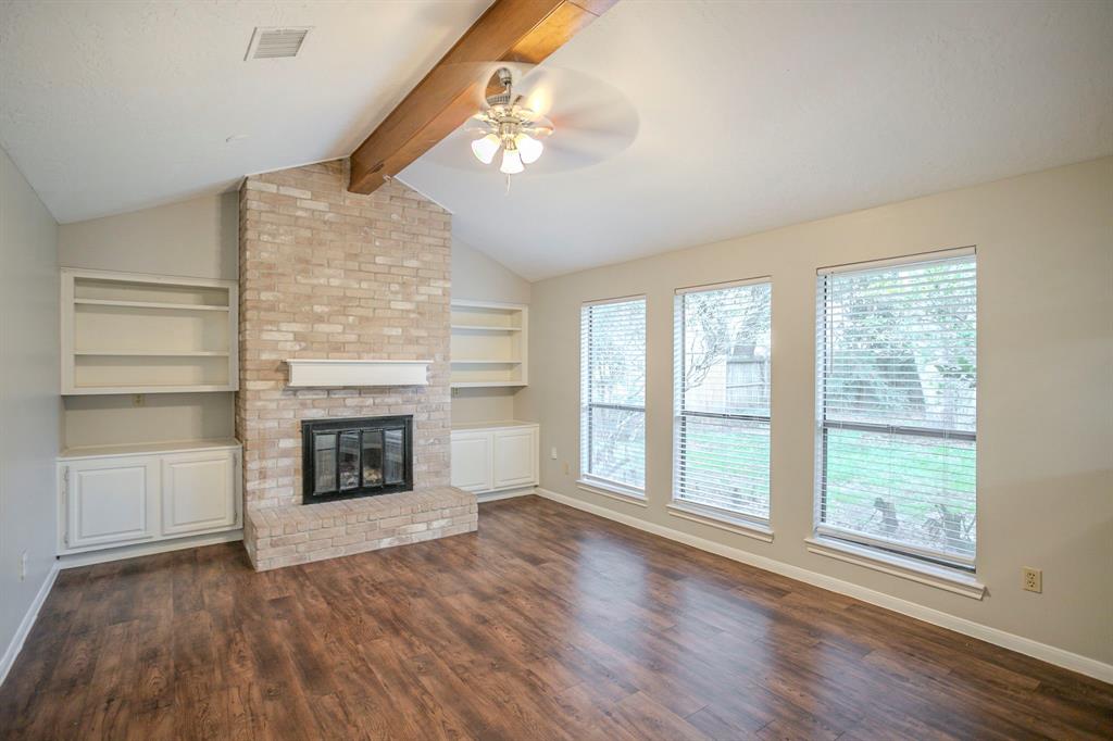 8207 Green Devon Drive, Houston, Texas image 9
