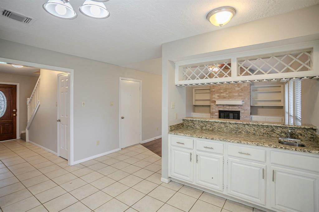 8207 Green Devon Drive, Houston, Texas image 13