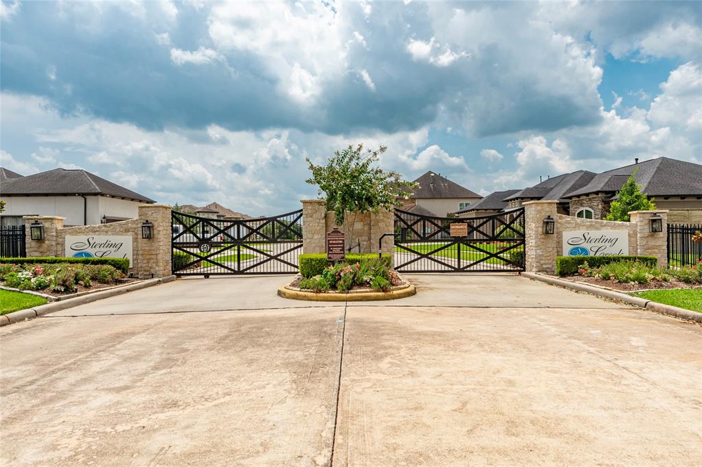 1818 Sterling Creek Drive, Friendswood, Texas image 36