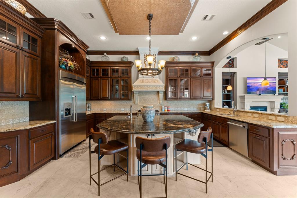 8111 Marshall Falls Drive, Spring, Texas image 13