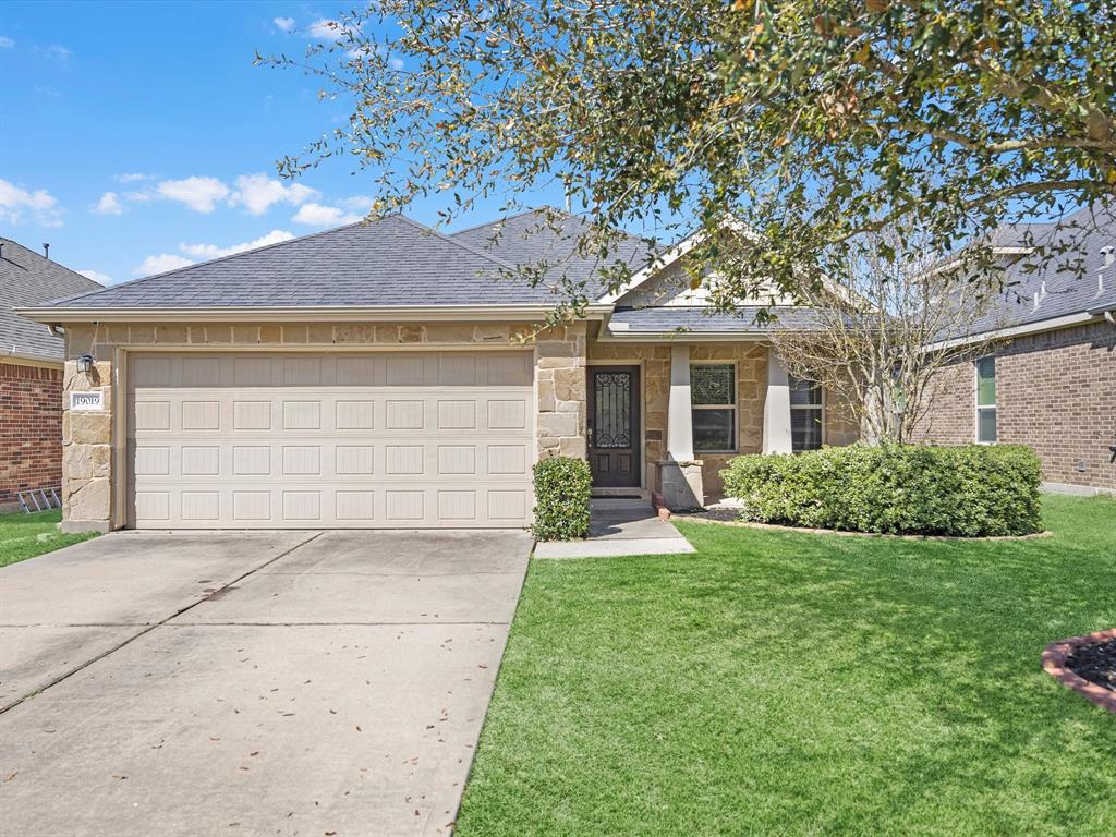 19019 Pinewood Point Lane, Tomball, Texas image 2