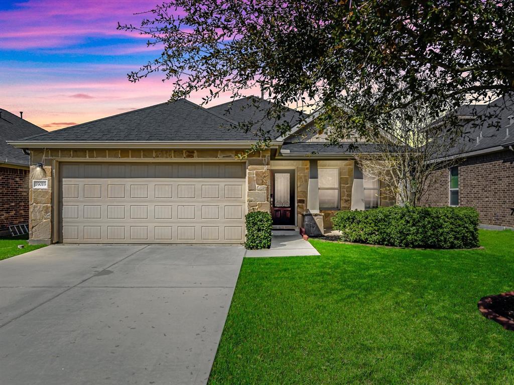 19019 Pinewood Point Lane, Tomball, Texas image 1