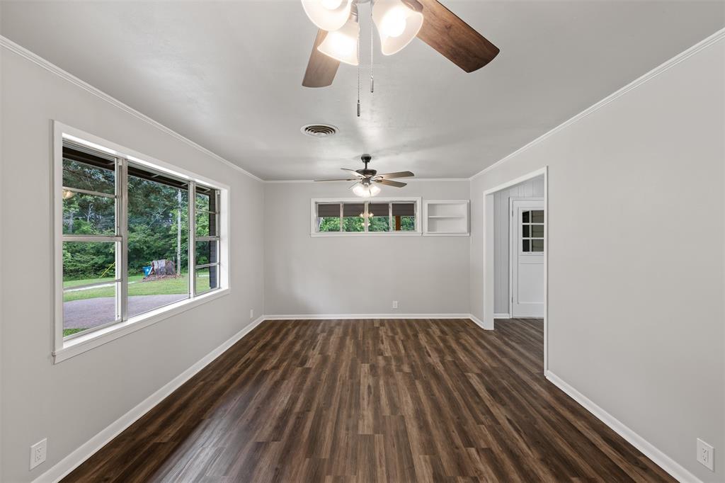 208 S Jewell Street, Centerville, Texas image 5