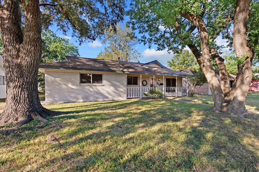 309 Helen Drive, Deer Park, Texas image 1