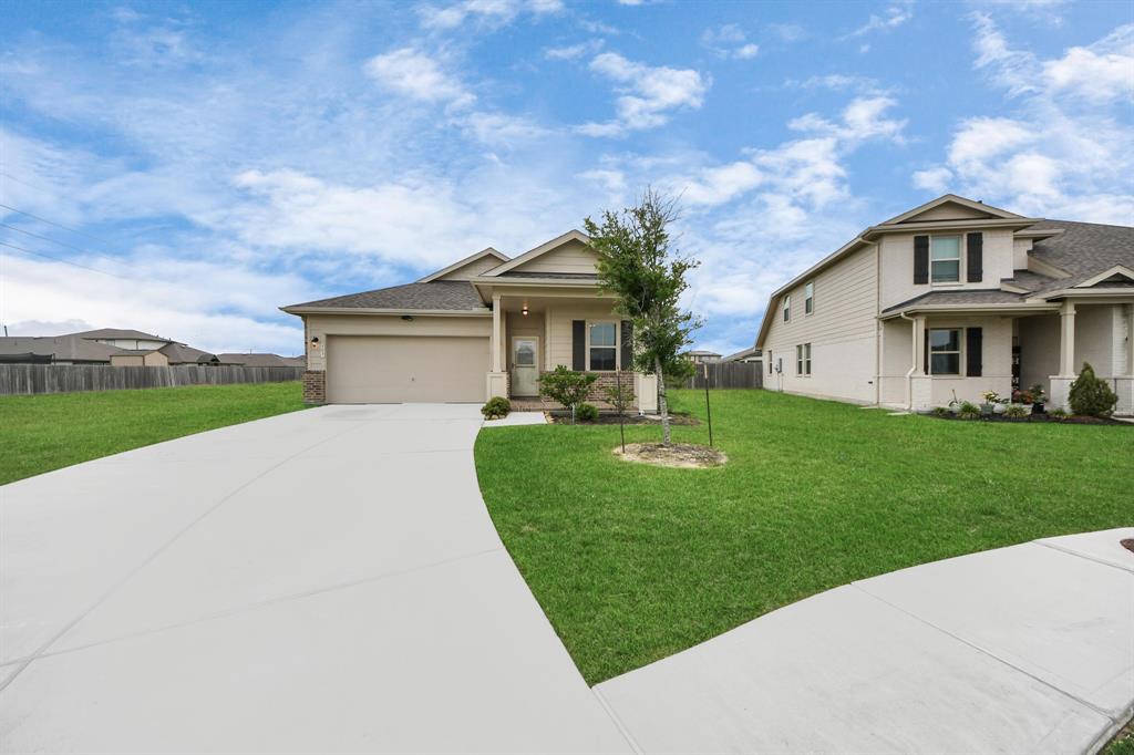 503 Thunder Cloud Drive, Baytown, Texas image 4