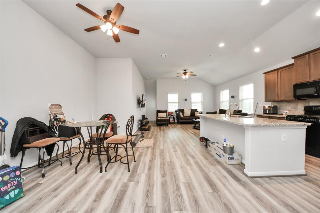 503 Thunder Cloud Drive, Baytown, Texas image 6