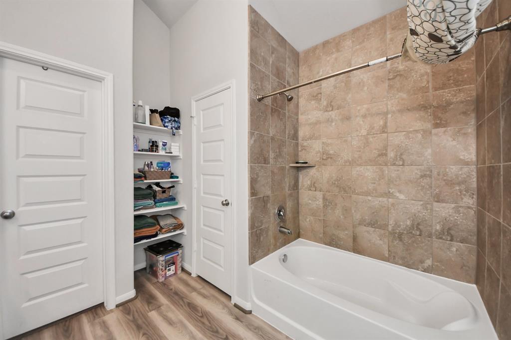 503 Thunder Cloud Drive, Baytown, Texas image 19