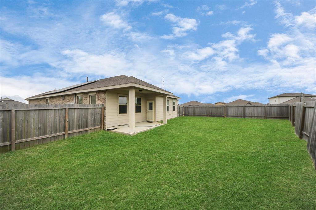503 Thunder Cloud Drive, Baytown, Texas image 21