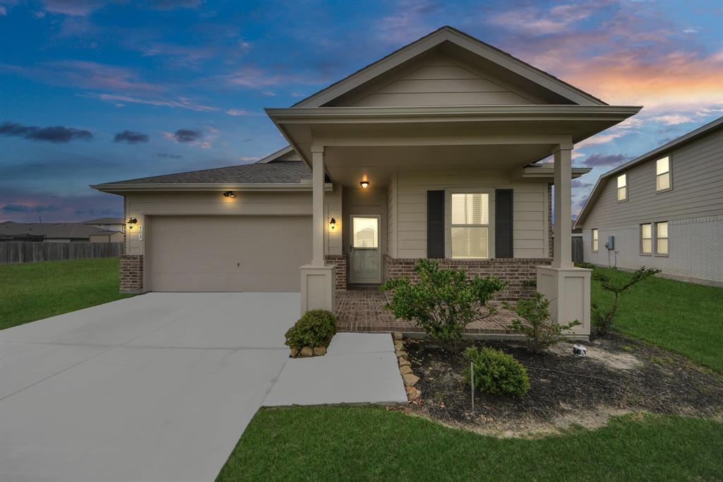 503 Thunder Cloud Drive, Baytown, Texas image 1