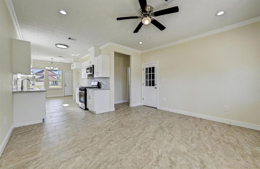 1045 Miller Street, Beaumont, Texas image 7