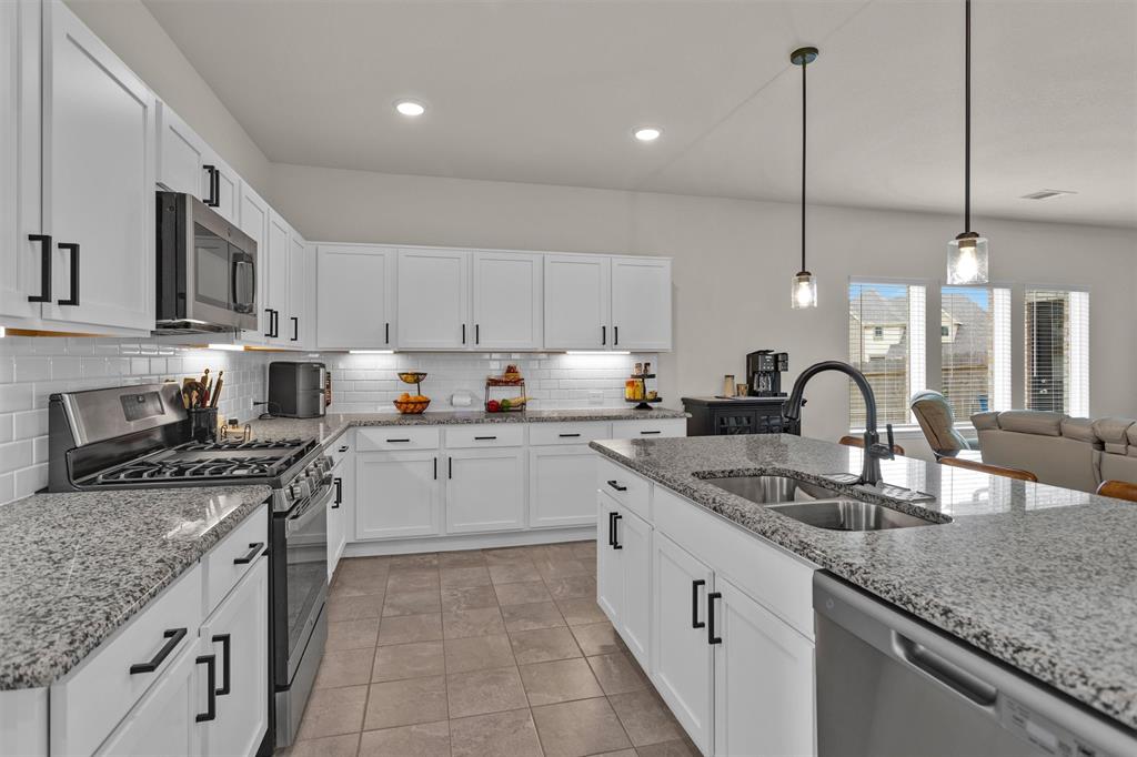 30408 Crystal Stream Lane, Magnolia, Texas image 12