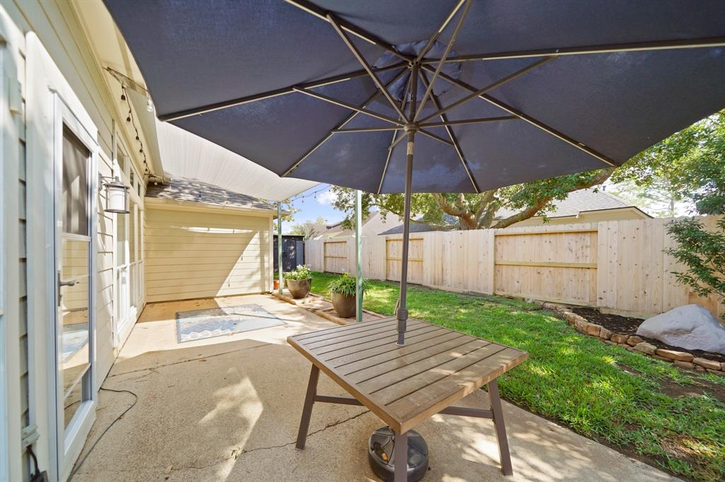 3718 Paigewood Drive, Pearland, Texas image 36