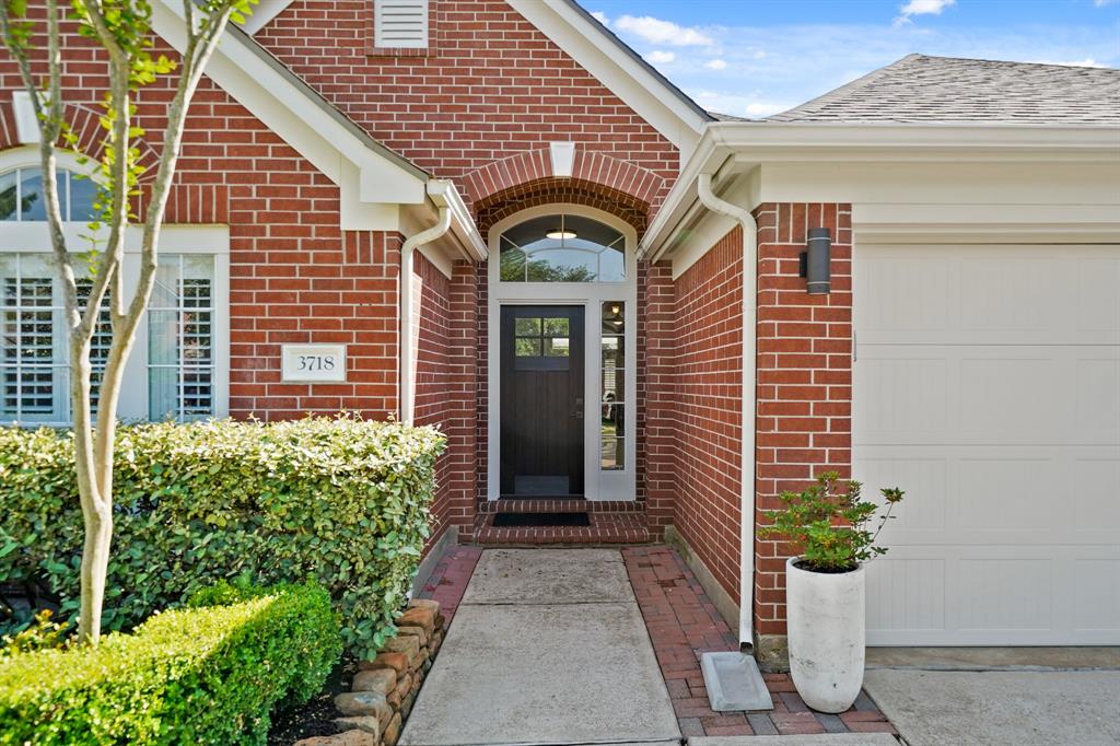 3718 Paigewood Drive, Pearland, Texas image 3