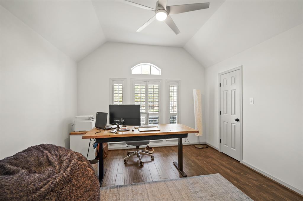 3718 Paigewood Drive, Pearland, Texas image 21