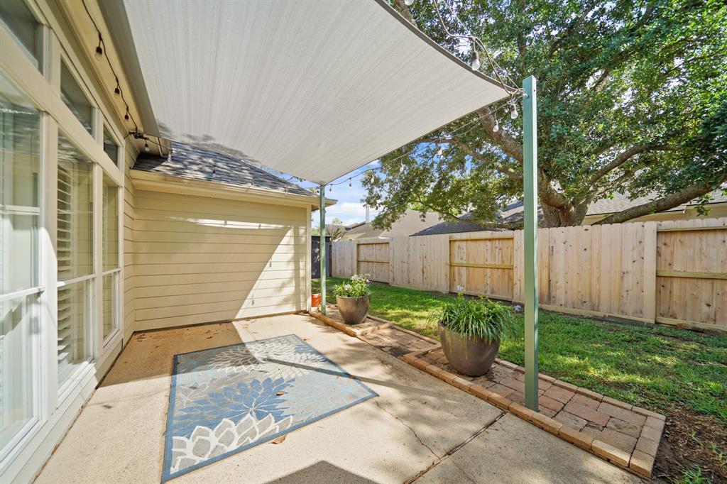 3718 Paigewood Drive, Pearland, Texas image 39