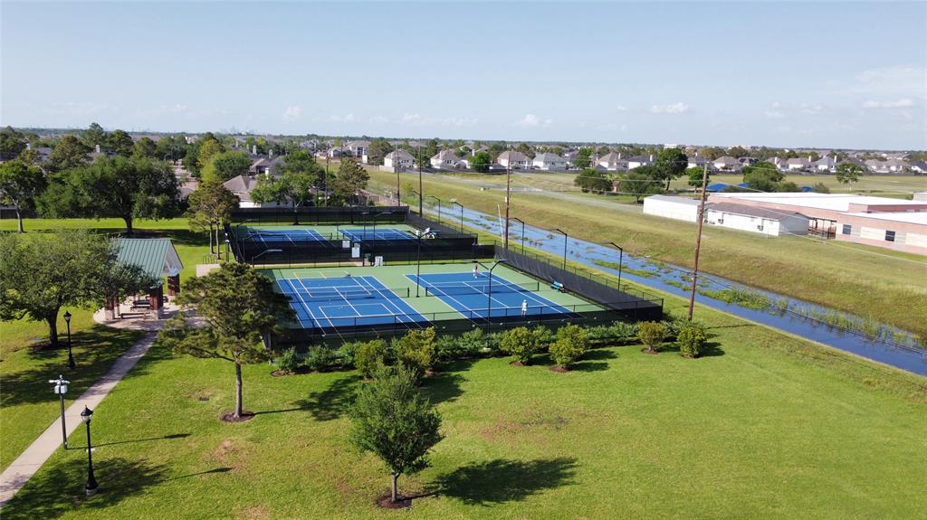 3718 Paigewood Drive, Pearland, Texas image 41