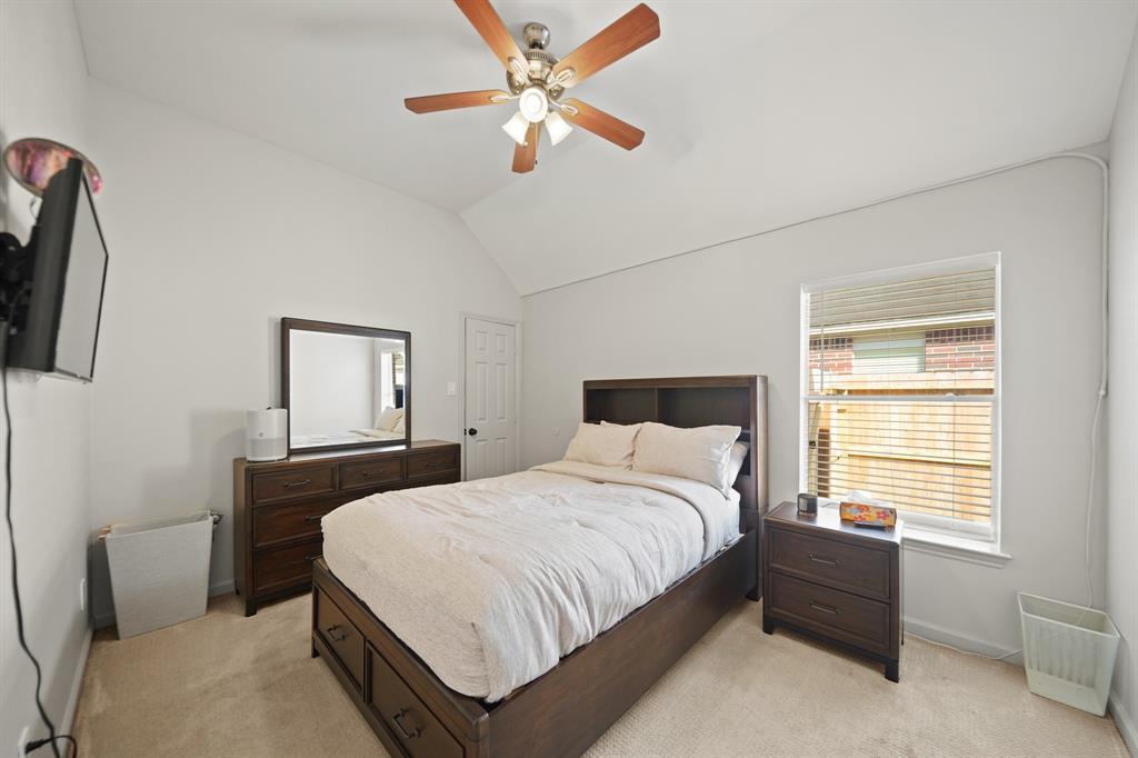 3718 Paigewood Drive, Pearland, Texas image 30