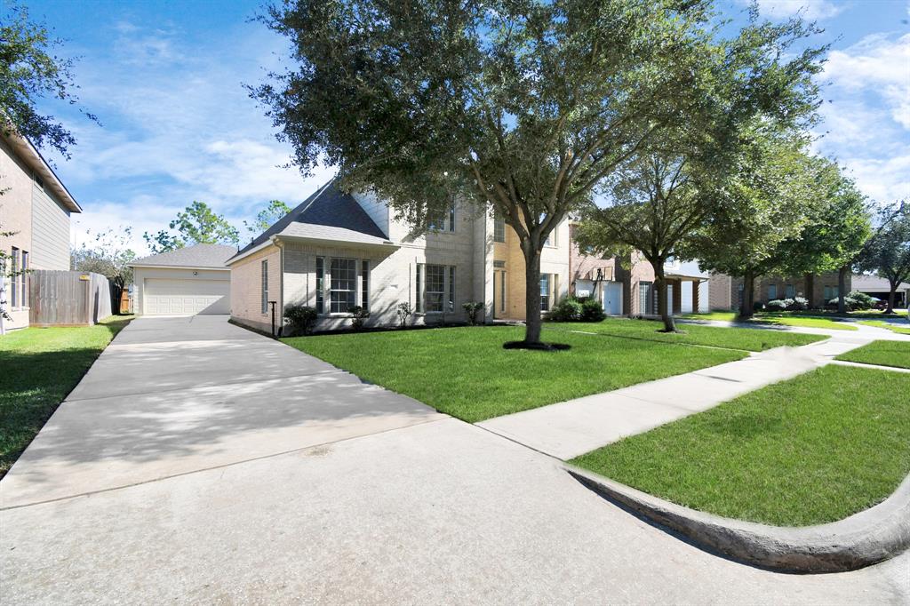 2506 Pine Lake Drive, Deer Park, Texas image 2